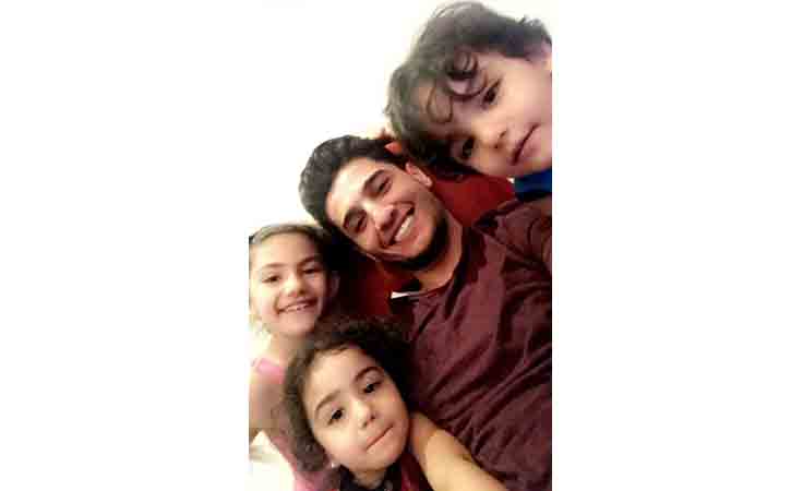 شاهدي صورة محمد عساف مع أبناء أخته.. هل الشبه كبير؟